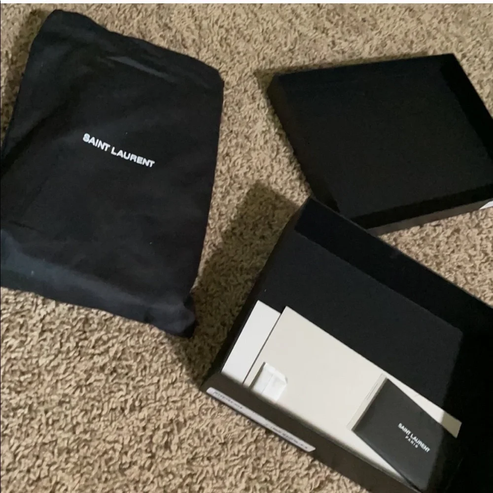 NWT YSL wallet on a chain - Picture 10 of 12